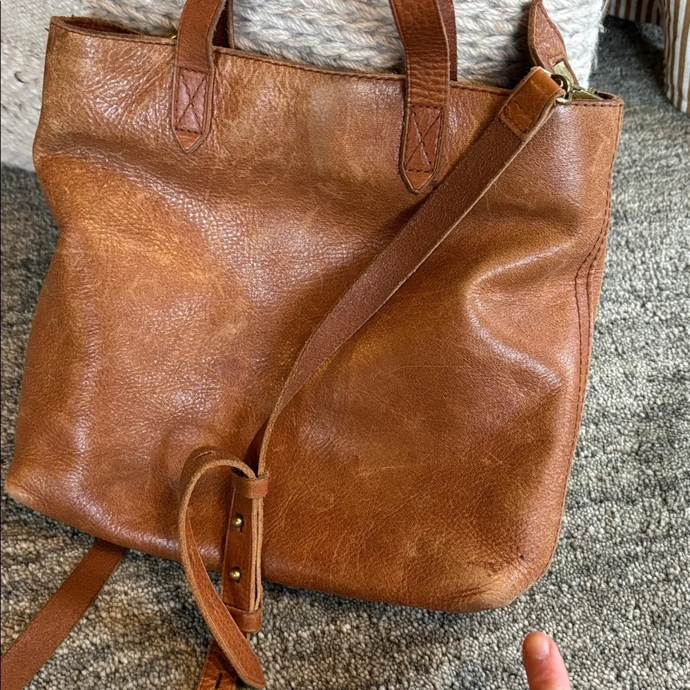 Madewell Transport Crossbody Leather Bag in Congac - Picture 8 of 10